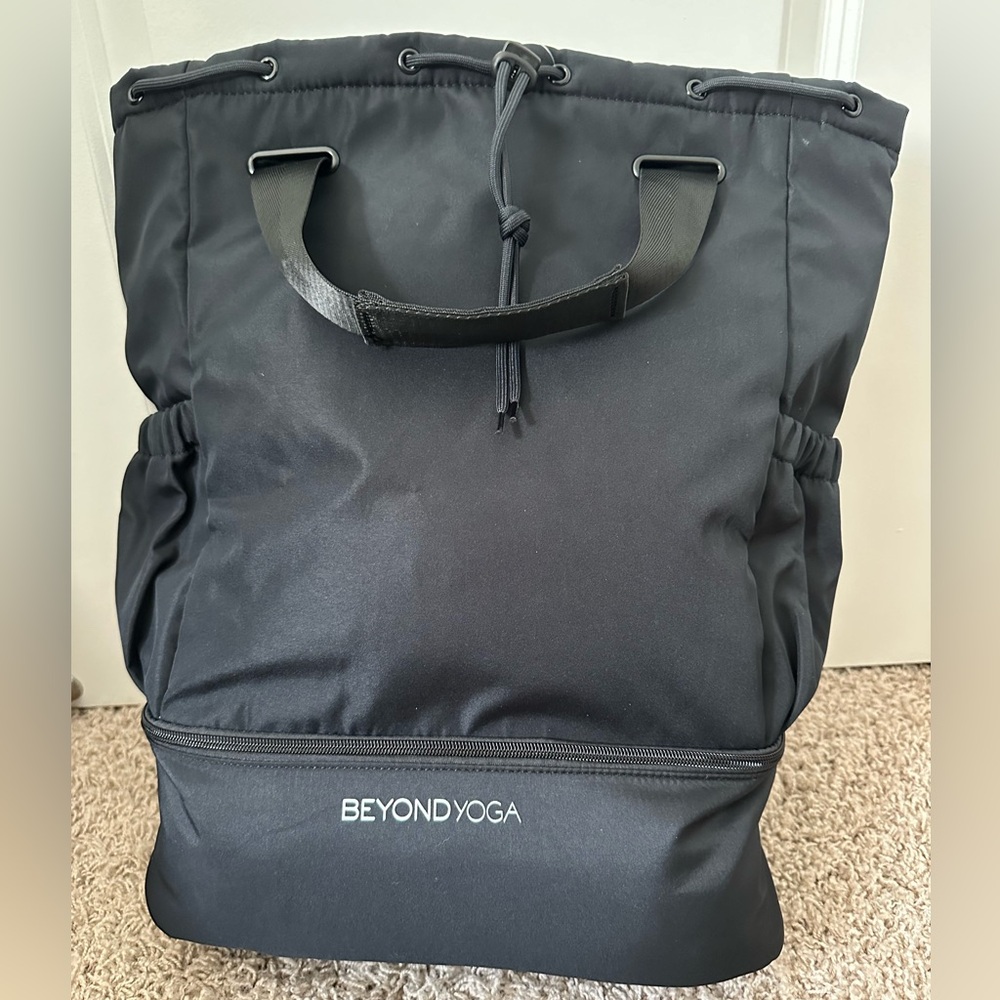 NWT Beyond Yoga Convertible Black Backpack